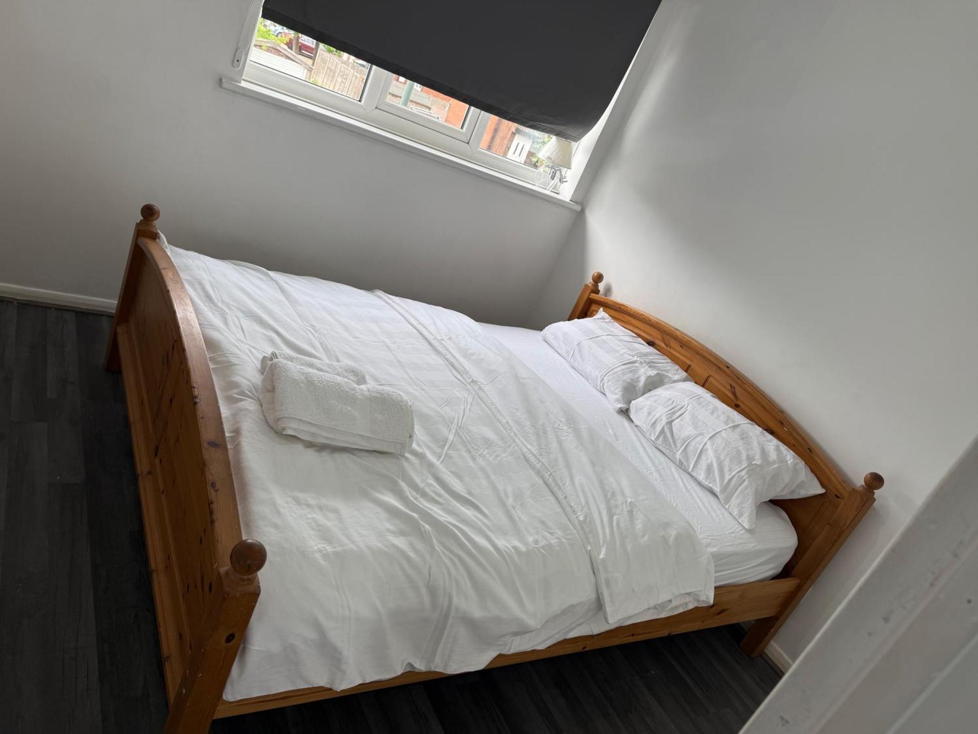 Close Airport- Petok - Free Parking * London